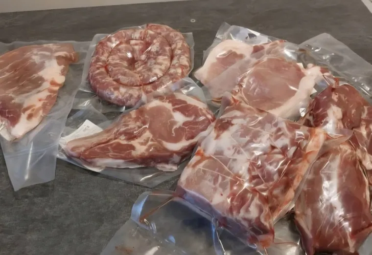 Vente de porc à la ferme pour acheter rôti de porc, Vallesvilles, Ferme Le Clavel